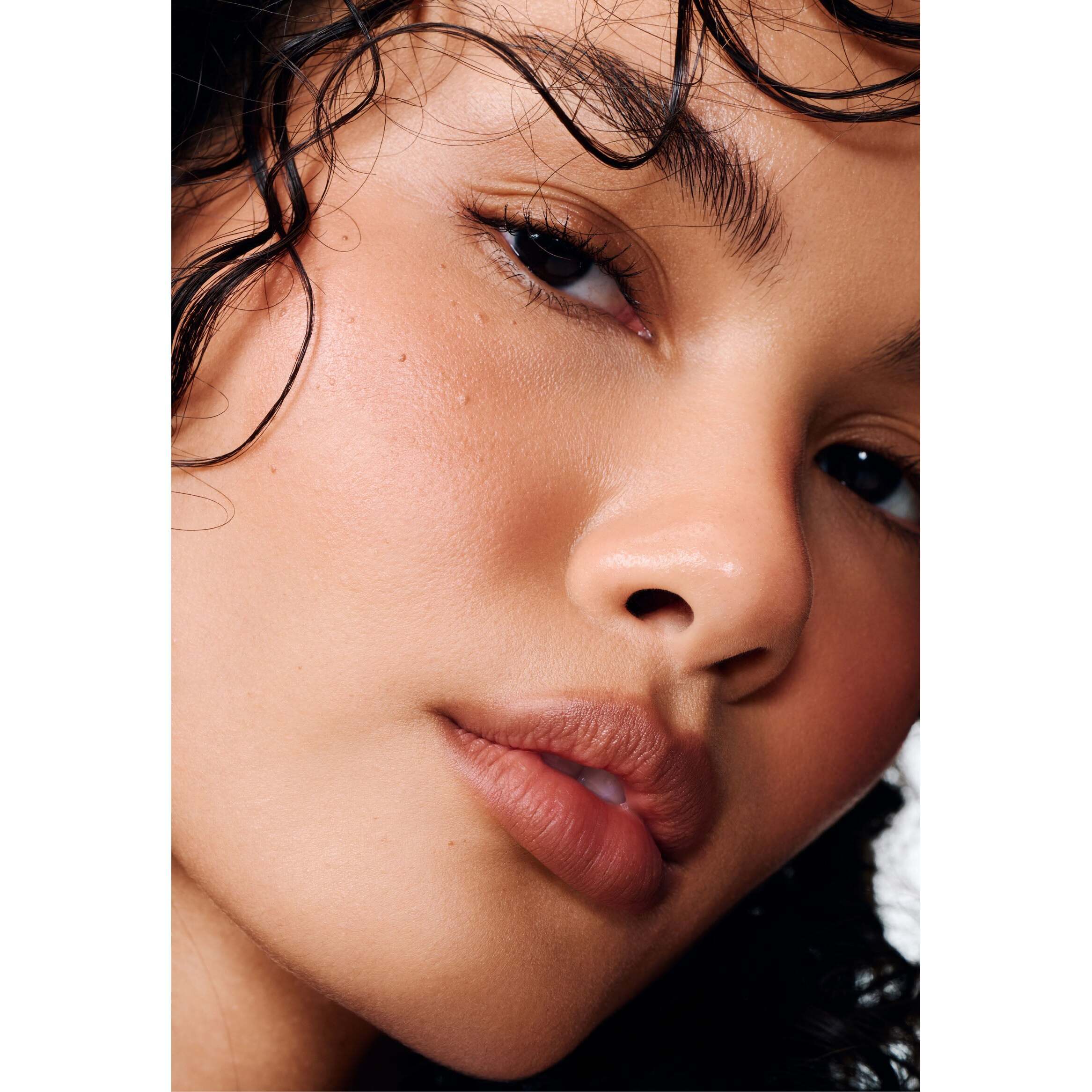 Alternative view of Peptide Lip Shape Twist